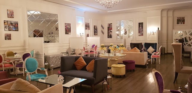 Royal Cheese Cake Lounge