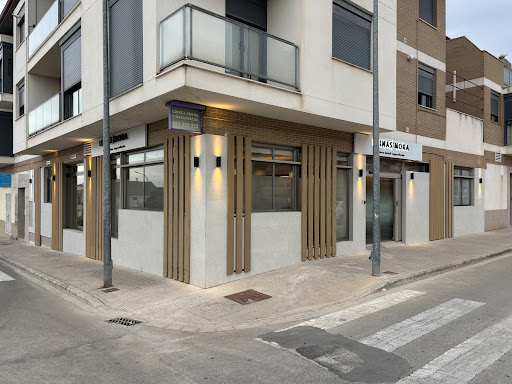 Clínica Dental Especializada LLINÁS / MORA
