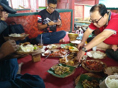 Photos of RM.Lesehan Terapung Tumaritis