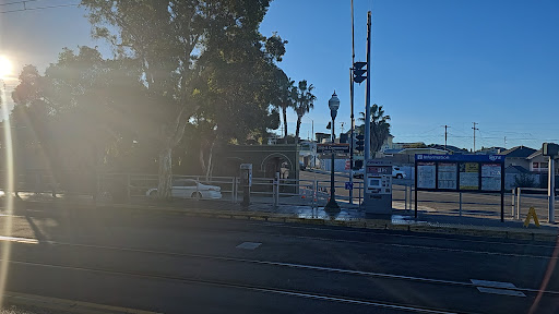 25th/Commercial St Station