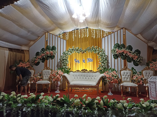 Salon Handi Hendrawan Luwuk Pelita. Jl.Lompobatang