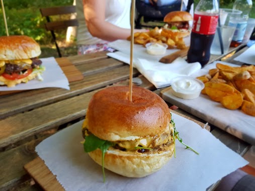 Kalóz Burger and More, Author: Tibor Oláh