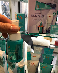 Photo n°11 de COIFFURE SAINT BRIEUC BY LA PARISIENNE à Saint-Brieuc (Institut de bronzage)