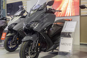 Photo n°10 de 100 SCOOTS 33 Bordeaux Lac - Concessionnaire YAMAHA et PEUGEOT Scooters & 3 Roues à Bordeaux (Concessionnaire de scooters)