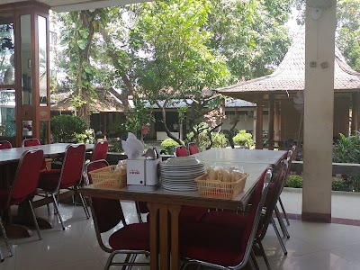 Photos of Restoran & Lesehan Alam Sari