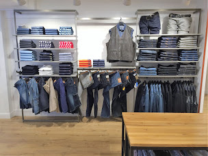 Photo n°8 de Size Factory Paris 15eme - Magasin de Vêtements Grande Taille Homme à Paris (Magasin de sous-vêtements)