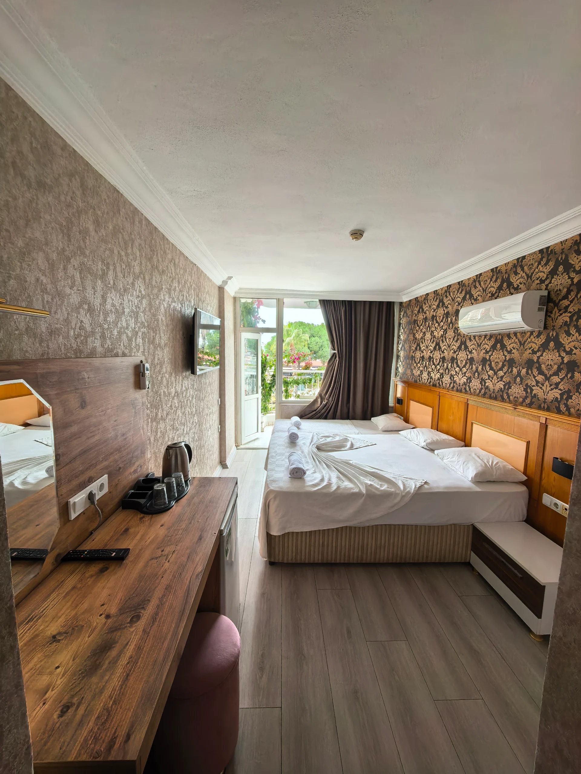 Side Center Hotel