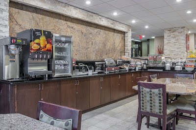 Photos of Comfort Inn Metro Airport