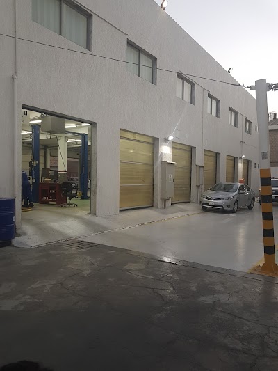 Photos of Toyota Body Workshop