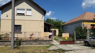 Photos of Hegedűsn&eacute; Szigeti Erika E.V. - Olimpia Esk&uuml;vői Ruhaszalon &eacute;s Jelmezk&ouml;lcs&ouml;nző