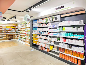 Photo n°18 de Pharmacie de la Palmeraie à Grasse (Pharmacie)