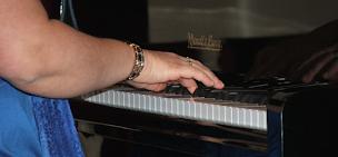 Photo n°1 de Christine ARNAUD à Saint-Laurent-d'Andenay (Professeur de piano)