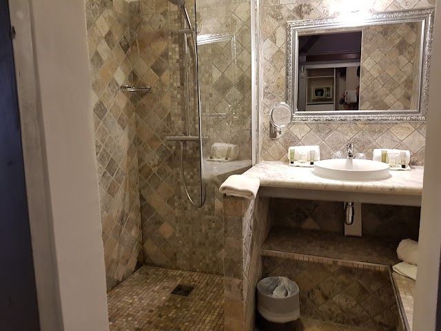Hôtel Roi Théodore & SPA