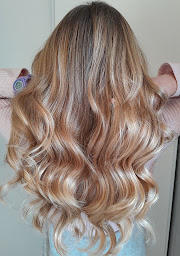 Photo n°12 de Sandy coiff' à Montaigut-sur-Save (Salon de coiffure)