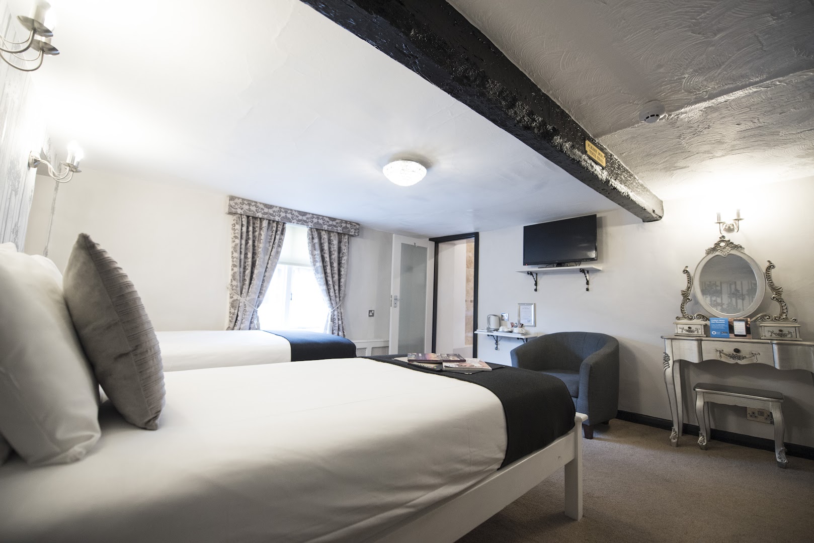 The Bull & Stirrup Hotel - JD Wetherspoon photo 3