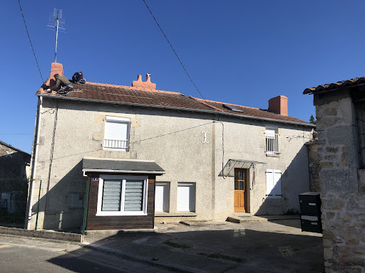 Photo de Sh couverture/ Poitiers intervention d’urgence et rapide 7/7 Un pro à votre service à Saint-Maurice-la-Clouère (86160)
