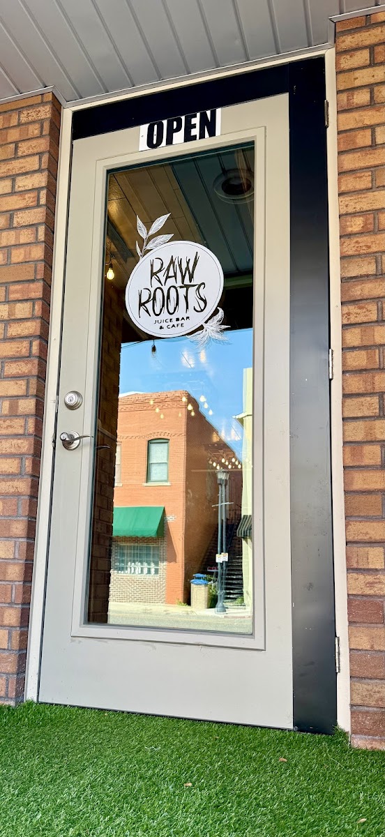 Raw Roots Juice Bar & Cafe — photo 4