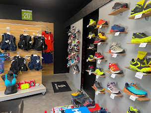 Photo n°6 de L'ETAPE DU COUREUR à La Châtaigneraie (Magasin d'articles de sports)