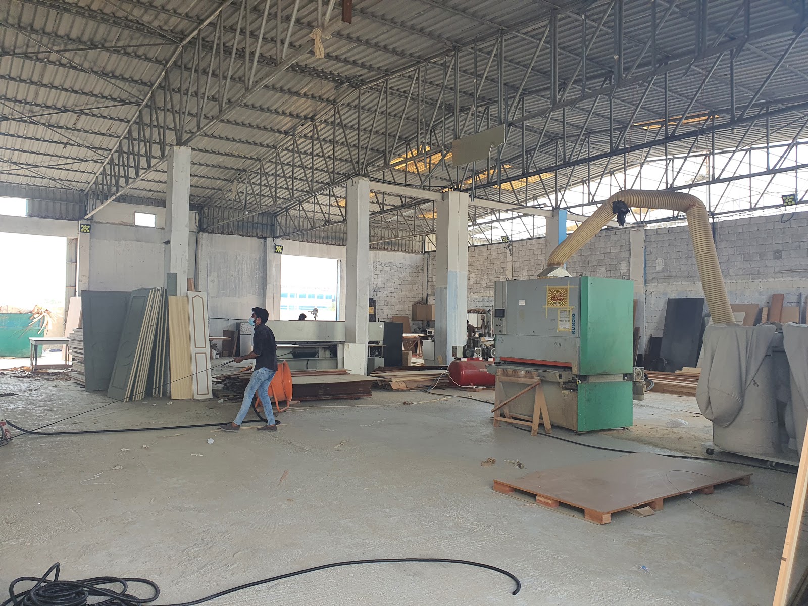 Designer Wood Carpenter - صورة 2