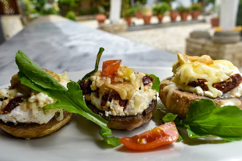 Taverna Garden — photo 9