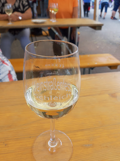 Lörscher Peter u. Gisela Weingut Schiefergold
