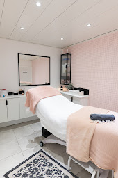 Photo n°10 de Le Carré Coiffure à Bordeaux (Service d'épilation à la cire)