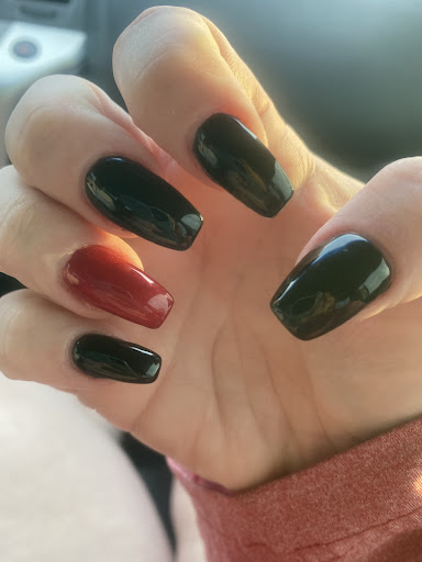 Chl Nails - Thumbnail