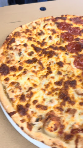 Sicilia's Pizzeria by null