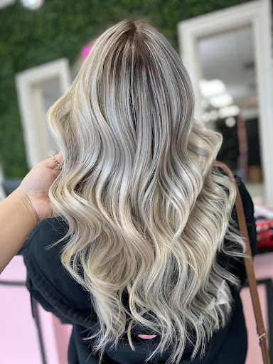 Luscious lockz hair and nail salon - Thumbnail