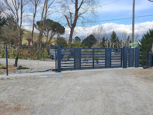 Photo n°44 de Lou Visetto - La Tour de Cassiopée à Vallon-Pont-d'Arc (Terrain pour camping-cars)