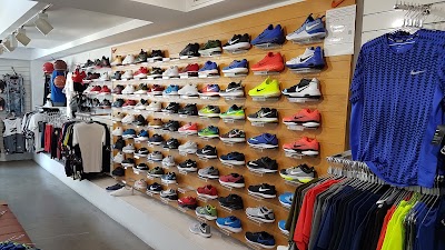 Photos of NIKE by Athlokinisi
