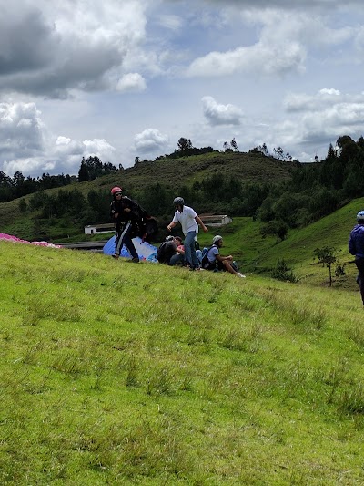 Photos of GTOPIK Medellin Paragliding in San Felix