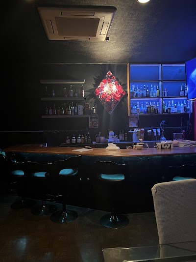 1杯100円から! BAR BLOWIN’