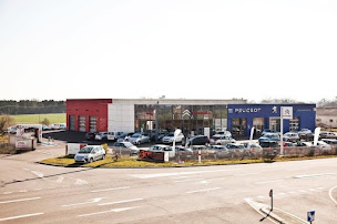 Photo n°1 de PEUGEOT - SARL REQUENA à Eauze (Concessionnaire Peugeot)