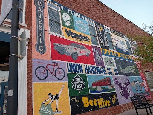 Mellencamp Plaza Gallery - United States