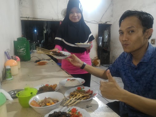 Sate Madura Simpangan Depok, Author: Yusuf Supriyanto