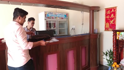 Photos of ឌីយ៉ាម៉ង់ ខេធីវី