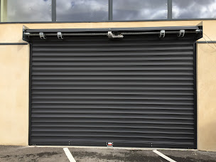 Photo n°17 de Amb Travaux , porte sectionnelle - rideaux métalliques - dépannages à Saint-Cassien (Fournisseur de portes de garage)