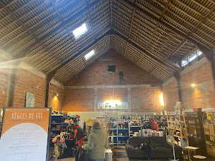 Photo n°2 de La Fourmilière Tiers-lieu des Fourmis Soli'Terre (recyclerie) à Plouasne (Magasin)