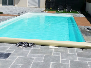 Photo n°12 de Sarl Duffort Agri - Pisciniste EXCEL PISCINES à Pouylebon (Magasin de matériel pour piscines)