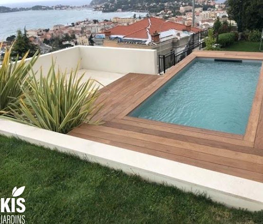 Photo de 06 Kis Jardins | Piscine Bois Terrasse à Saint-Martin-du-Var (06670)