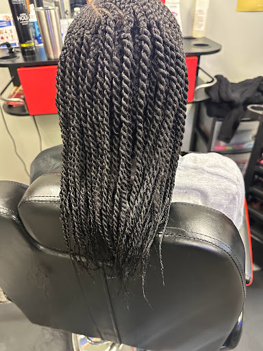 SARAYU hair braiding - Thumbnail