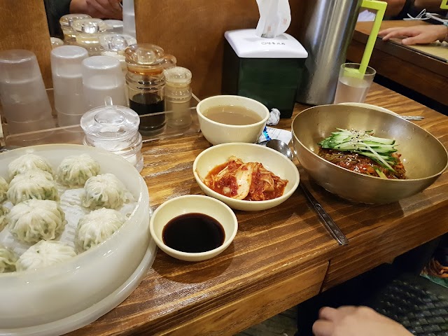 myeongdong kyoja (明洞餃子)