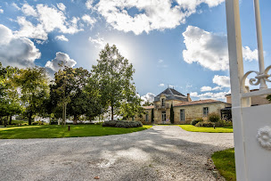 Photo n°5 de AC VTC : VTC - Taxi - Navette de groupe - Transfert & Transport - Aéroport - Gare - Bordeaux - Gironde - Nouvelle Aquitaine à Castelnau-de-Médoc (Service de transport)