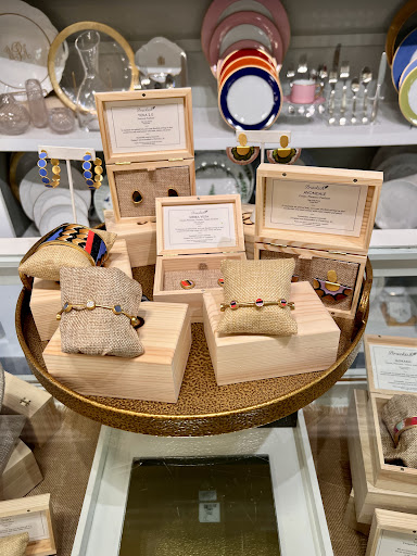 Sara & Beth Gifts and Home Gallery - United States