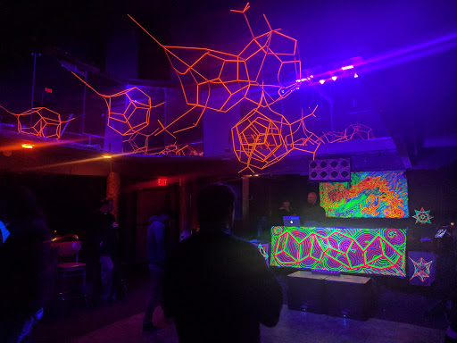 Ulana's - Visual