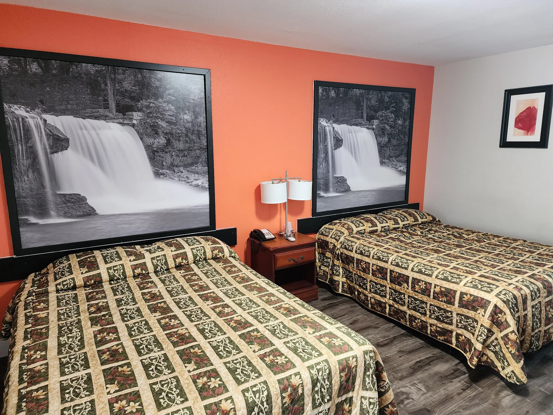Appletree Inn Motel
