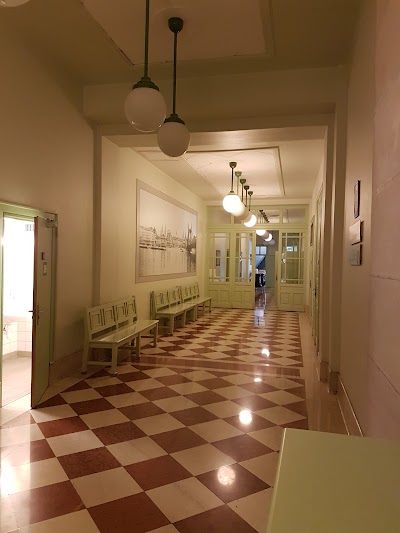 Photos of Semmelweis Egyetem Transzplant&aacute;ci&oacute;s &eacute;s Seb&eacute;szeti Klinika