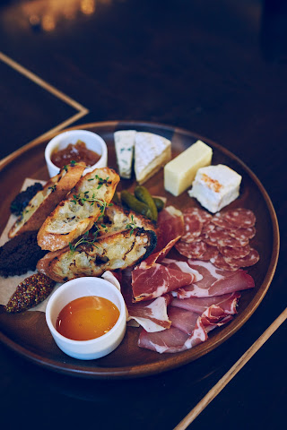 Jolie Bistro & Bar by null