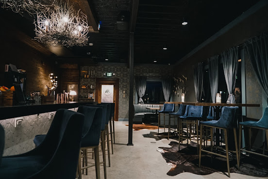 Hoot & Annie by null